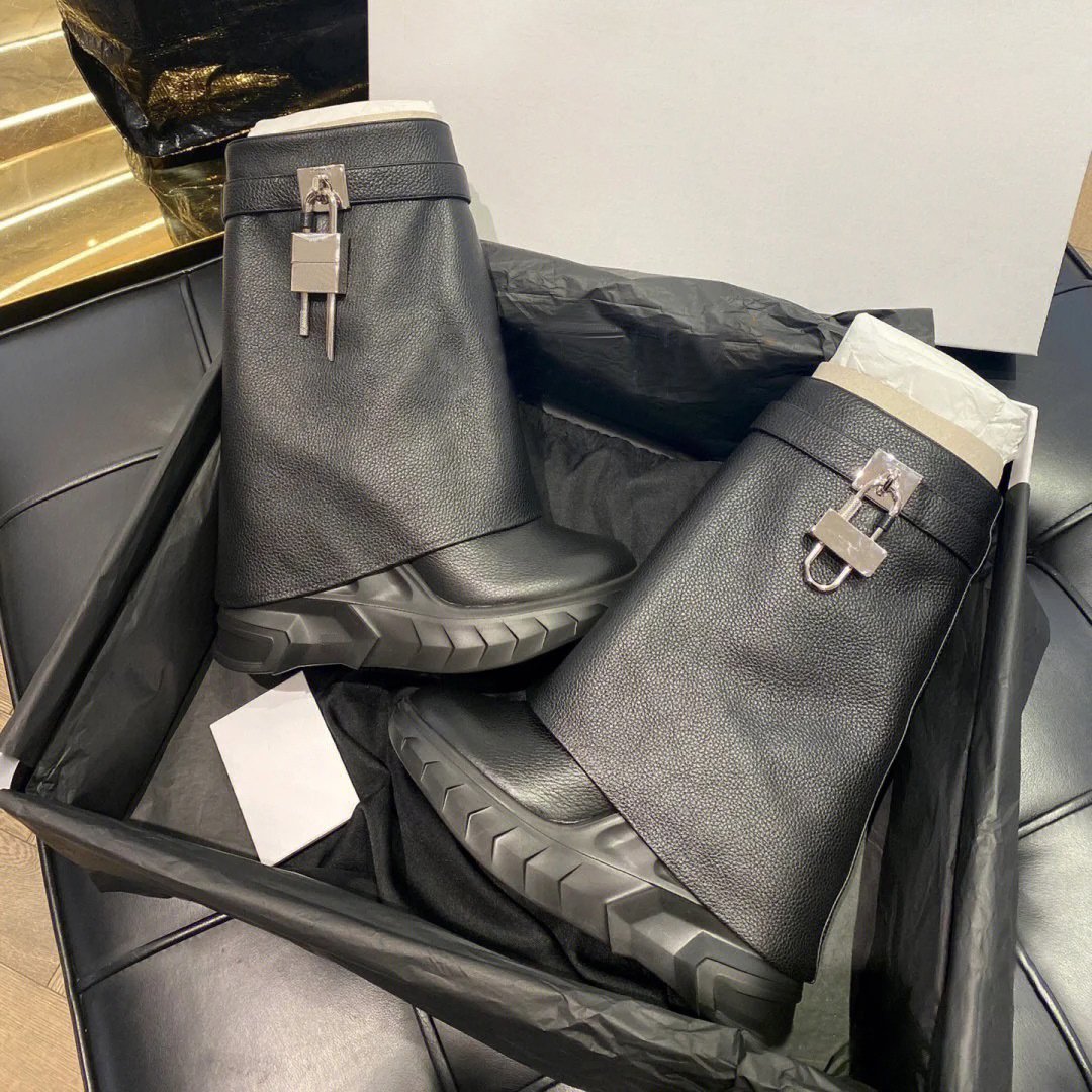 2023 New Arrival Shark Boots For Women And Men Fashionable Hard Wearing Microfiber Leather Ankle Boots Woman Shock Absorber Boot