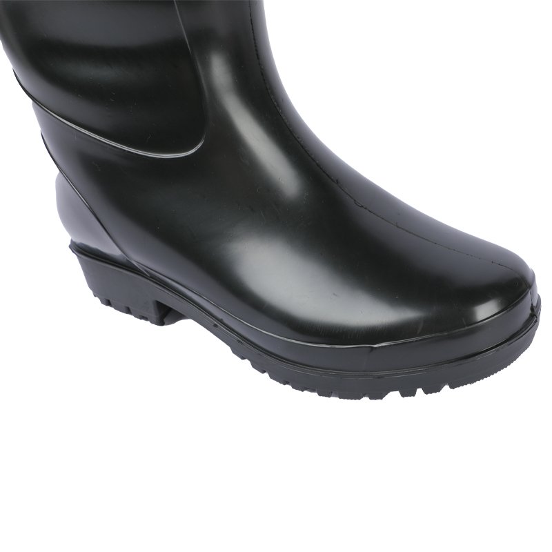 Manufacturers Promote Waterproof Tall Men Rain Boots for Construction