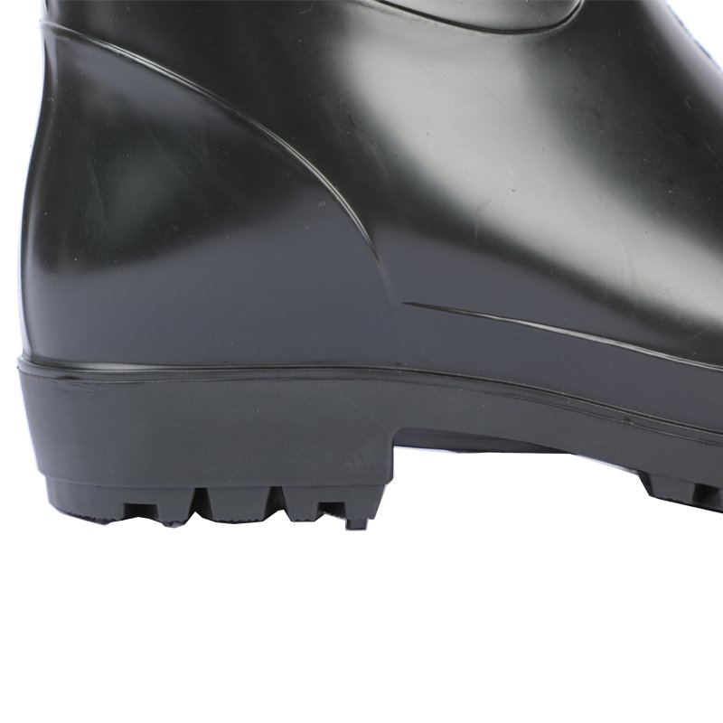 Manufacturers Promote Waterproof Tall Men Rain Boots for Construction