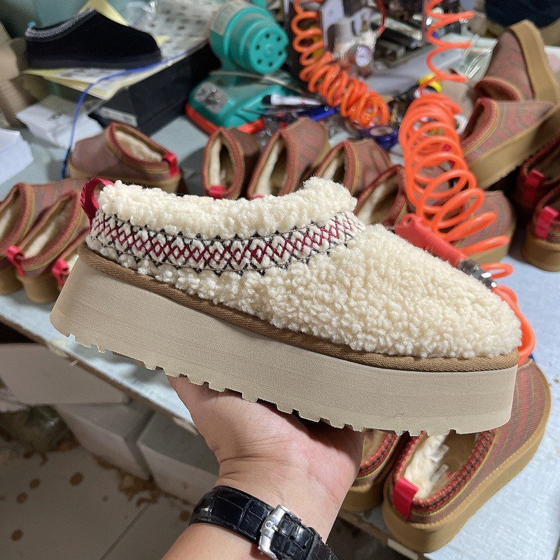 Wholesale winter fashion design warm boots custom snow ladies boots women