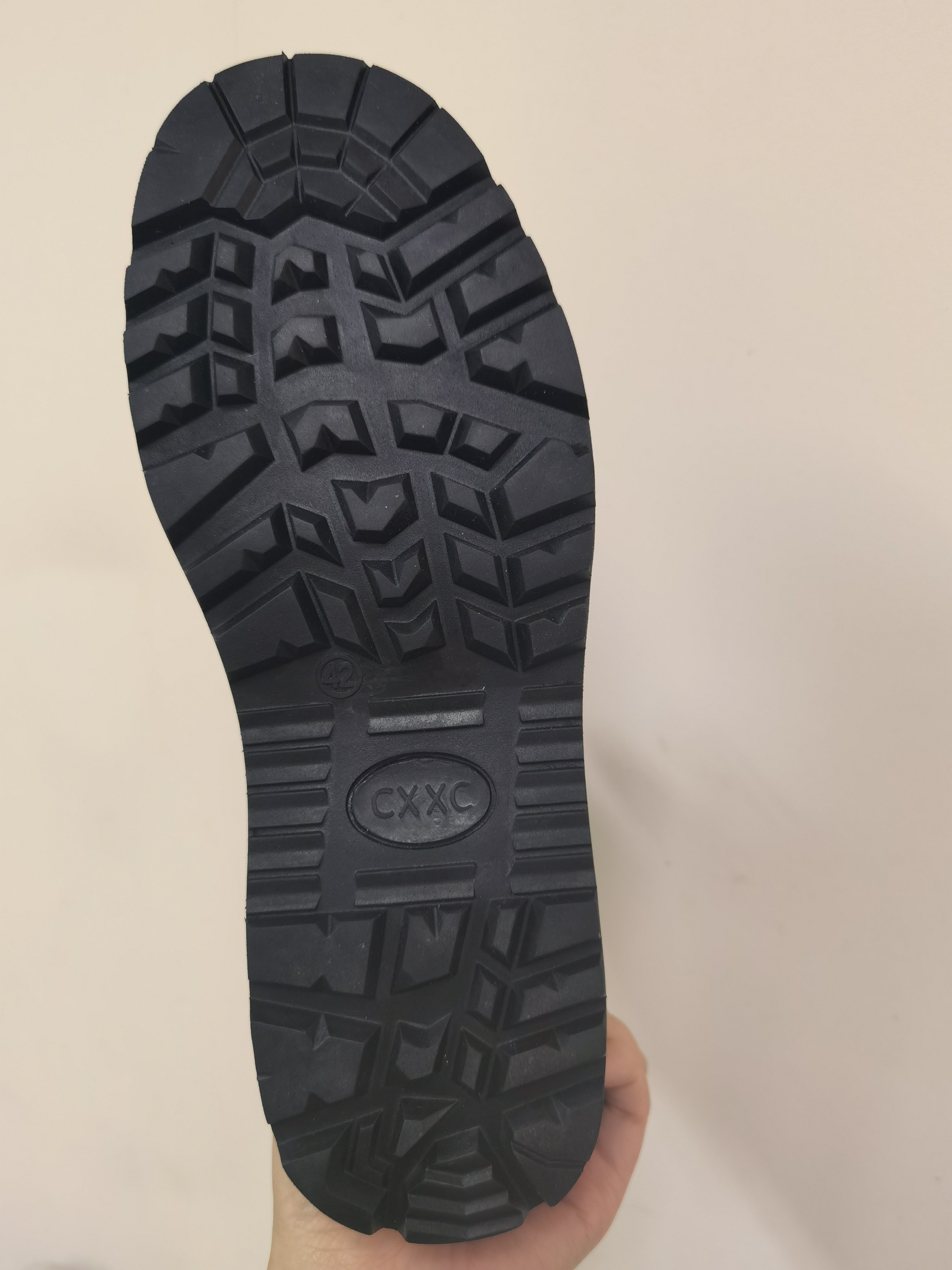 Black Outdoor Low-top leather comfortable and breathable customized boots