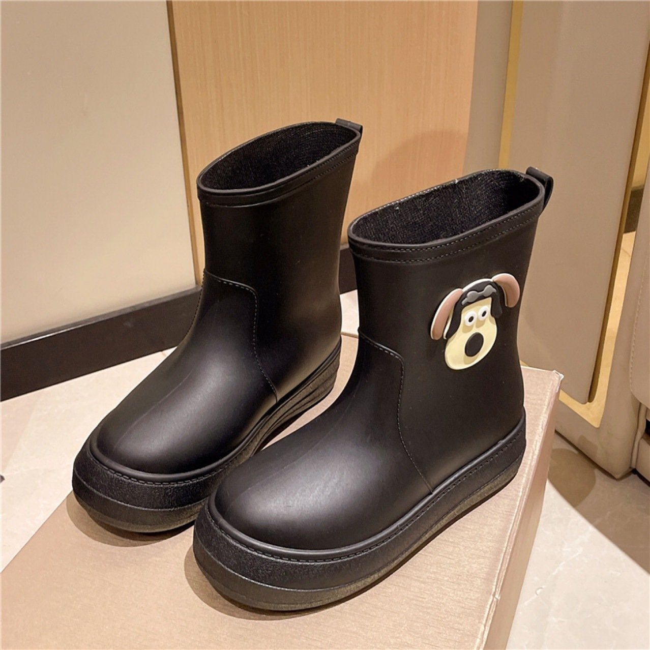 Fashion Rain Shoes Women Japanese Plus Velvet European And American Rain boots Non-slip Water Shoes Soft Soled Rubber Shoes