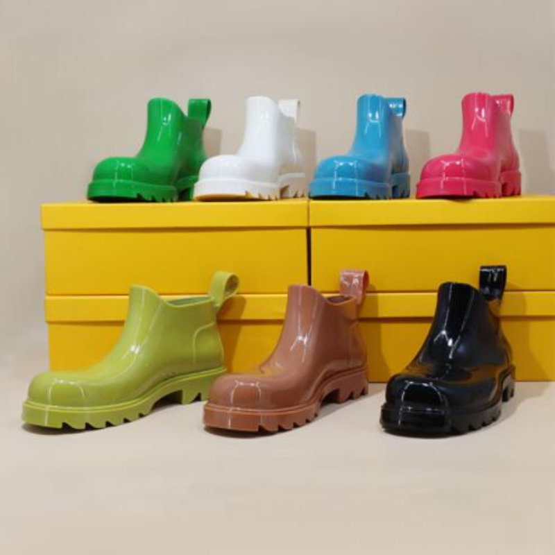 Women's Luxury Thick Bottom Rain Boots Waterproof Jelly Short Galoshes Slip Resistant round Toe Candy Color Four Seasons Fishing