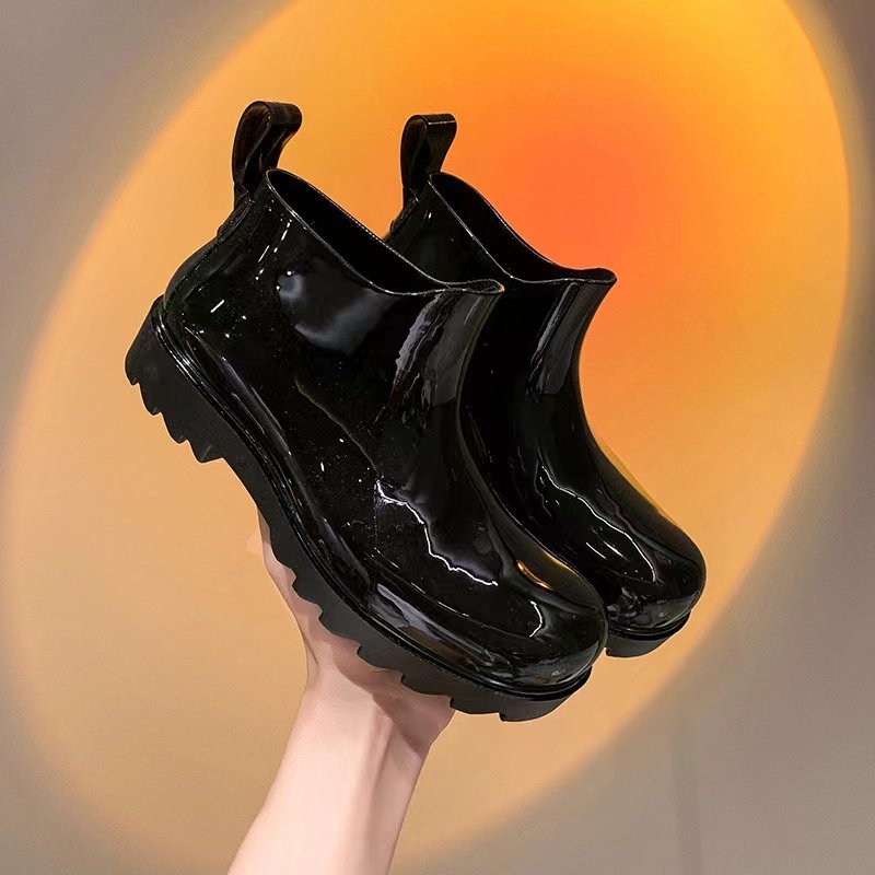 Women's Luxury Thick Bottom Rain Boots Waterproof Jelly Short Galoshes Slip Resistant round Toe Candy Color Four Seasons Fishing