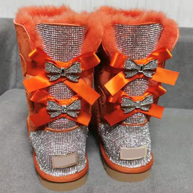 Factory Direct Wholesale Hot Selling Fashionable Luxury Sheepskin Outdoor Middle Boots Woman Winter Snow Boots Winter SnoW Boots