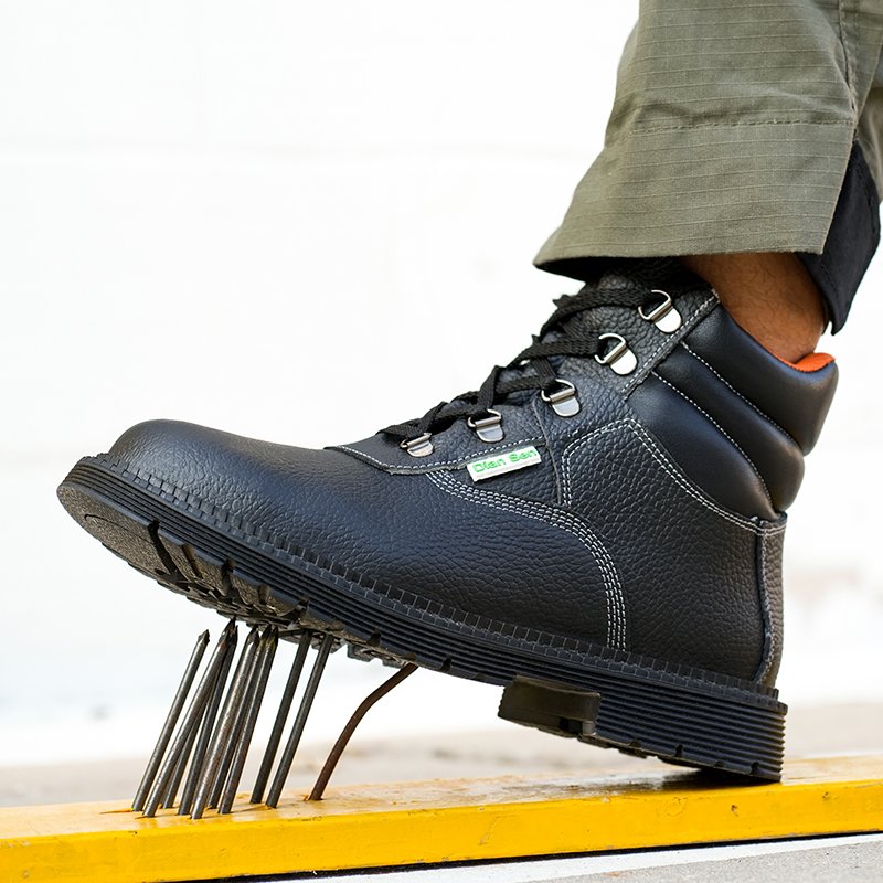 Men's Waterproof Leather Anti-slip and oil-proof Outdoor Work Safety Boots High Top Gusseted tongue Black Steel Toe Work Boots