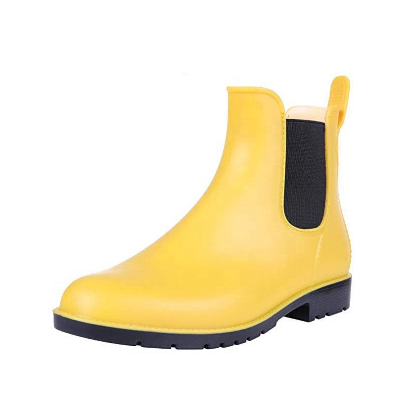 OEM Factory Available Genuine Leather Chelsea Boots for Women Casual Female Ankle Rain Boots with Rubber Insole Spring Season