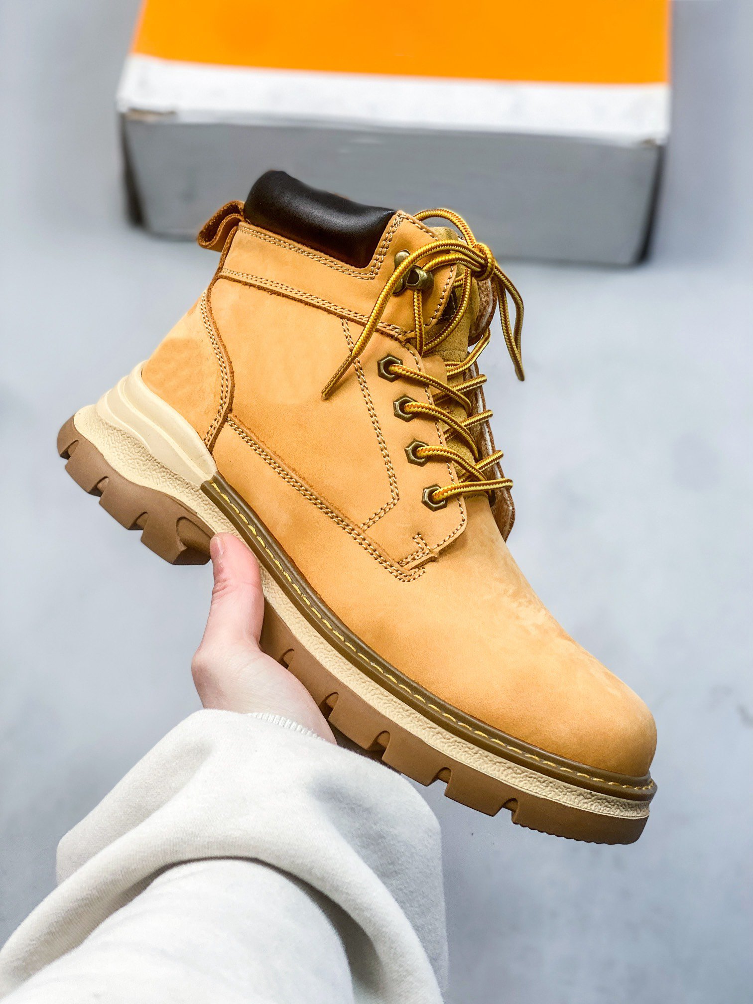 Top quality waterproof genuine leather martin boots men women luxury designer couple snow boots classic style boots