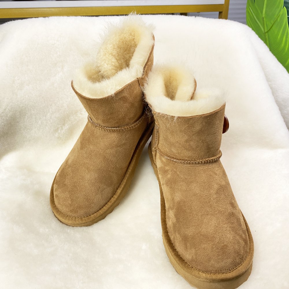 factory custom wholesale real fur sheepskin lining snow boots woman shoes 2022 with button
