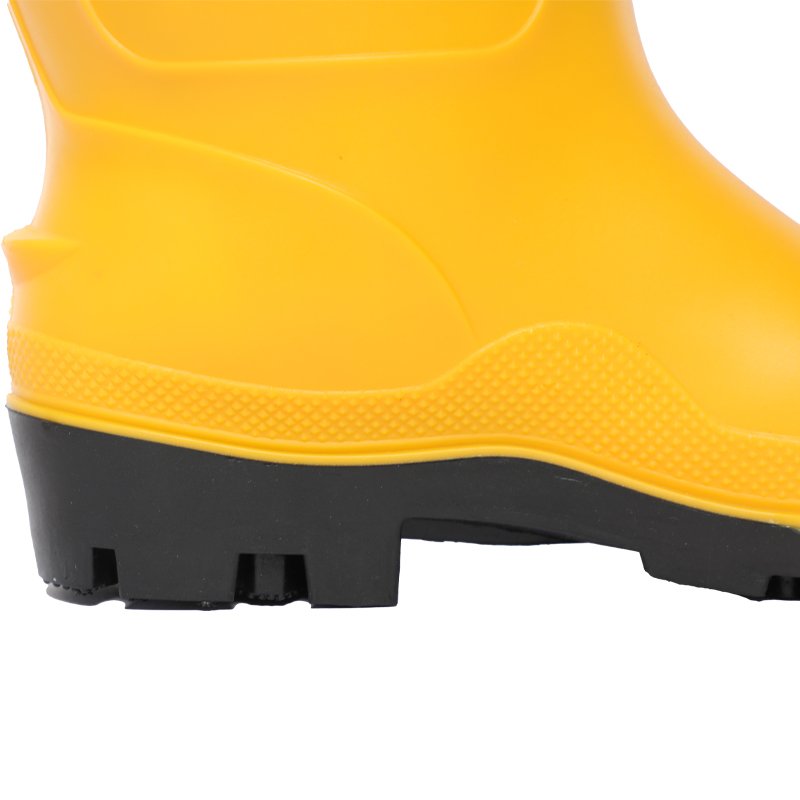 Cheap yellow steel toe rain boots with anti impact and puncture resistance