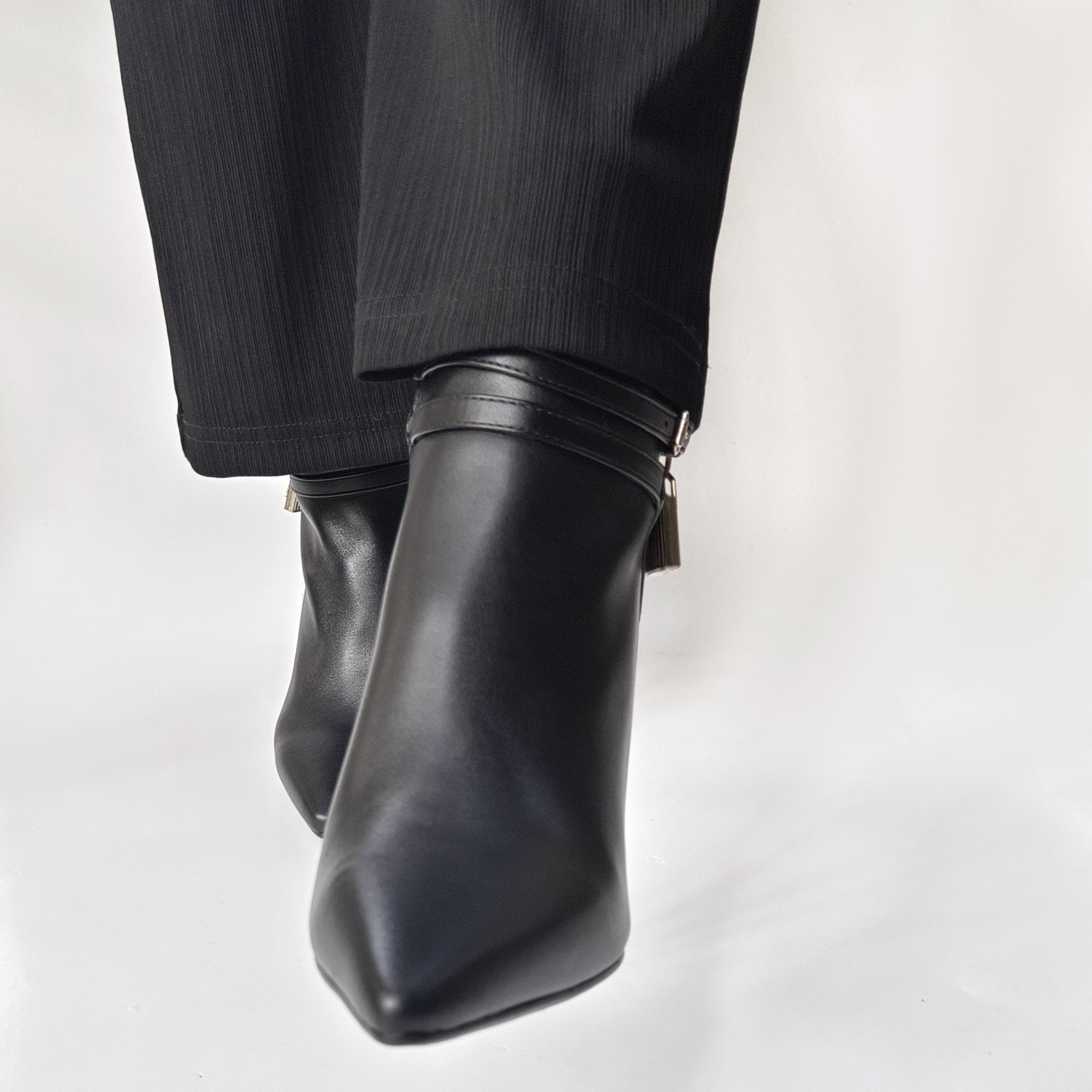 2023 Catwalk Metal Heel Stiletto Boots Fashion High Heels zipper High Heel Shoes Women's Ankle Leather Shoes Boots