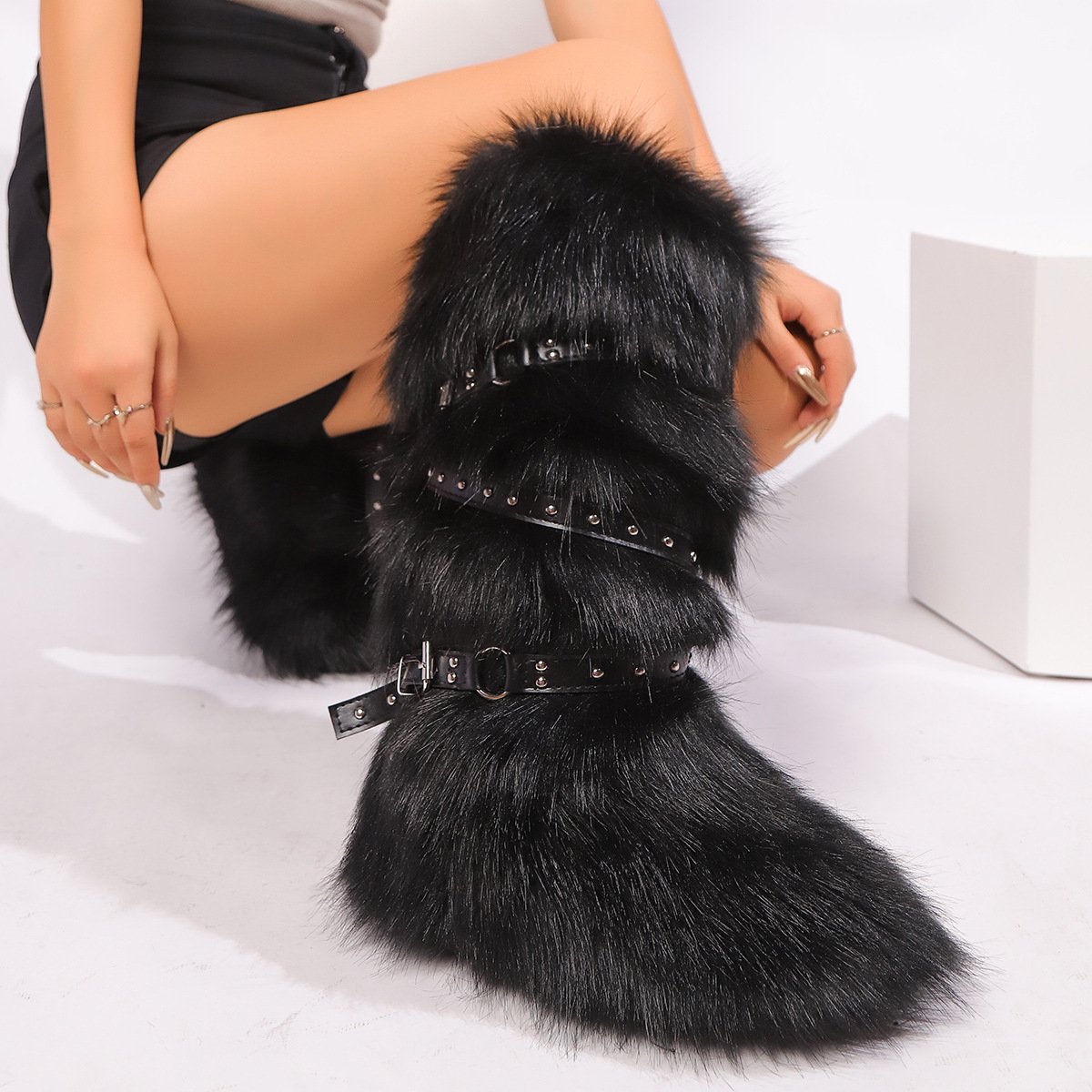 2024 new warm women's casual shoes snow boots Y2K hot girl sexy high top snow boots cross belt buckle faux fur long boots