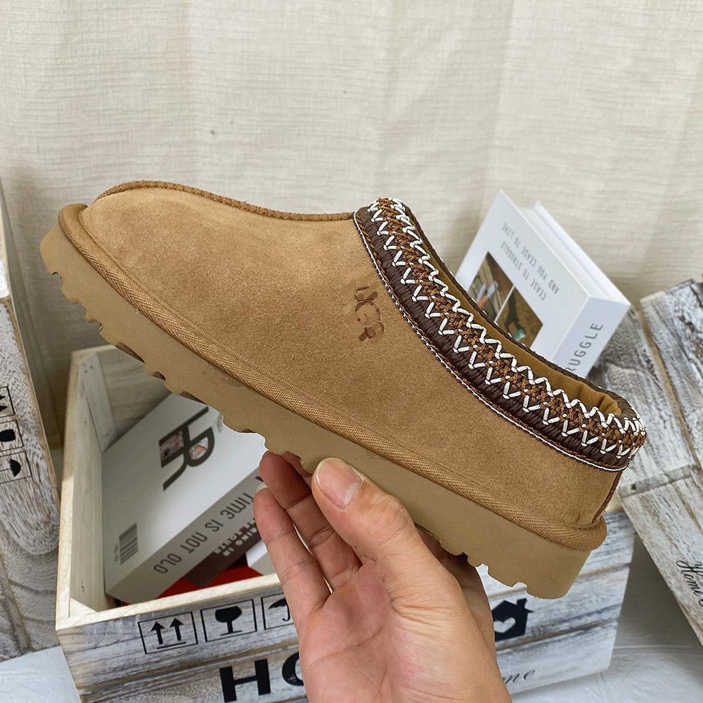 Wholesale Custom Ugly Australia Wool Sheepskin Genuine Leather Warm Slip-on Tasman Slippers Snow UG Boots Shoes For Women