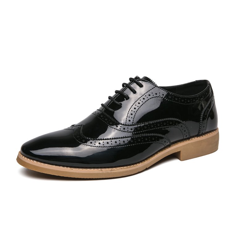 2024 Hot Sale Gold Black Brogue Dress Shoes High Quality Pointed British Men Formal Leather Boots Shoes