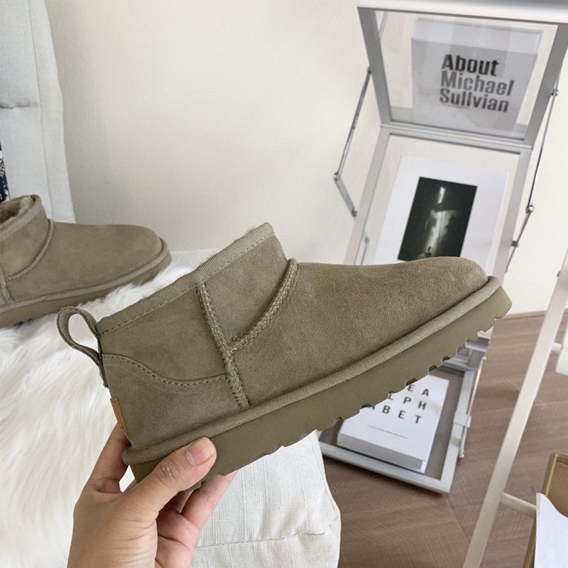 Custom Winter real leather Warm Sheepskin fur Woman Boots Shoes thick Soles long Boots for Girls Plush winter outdoor shoes