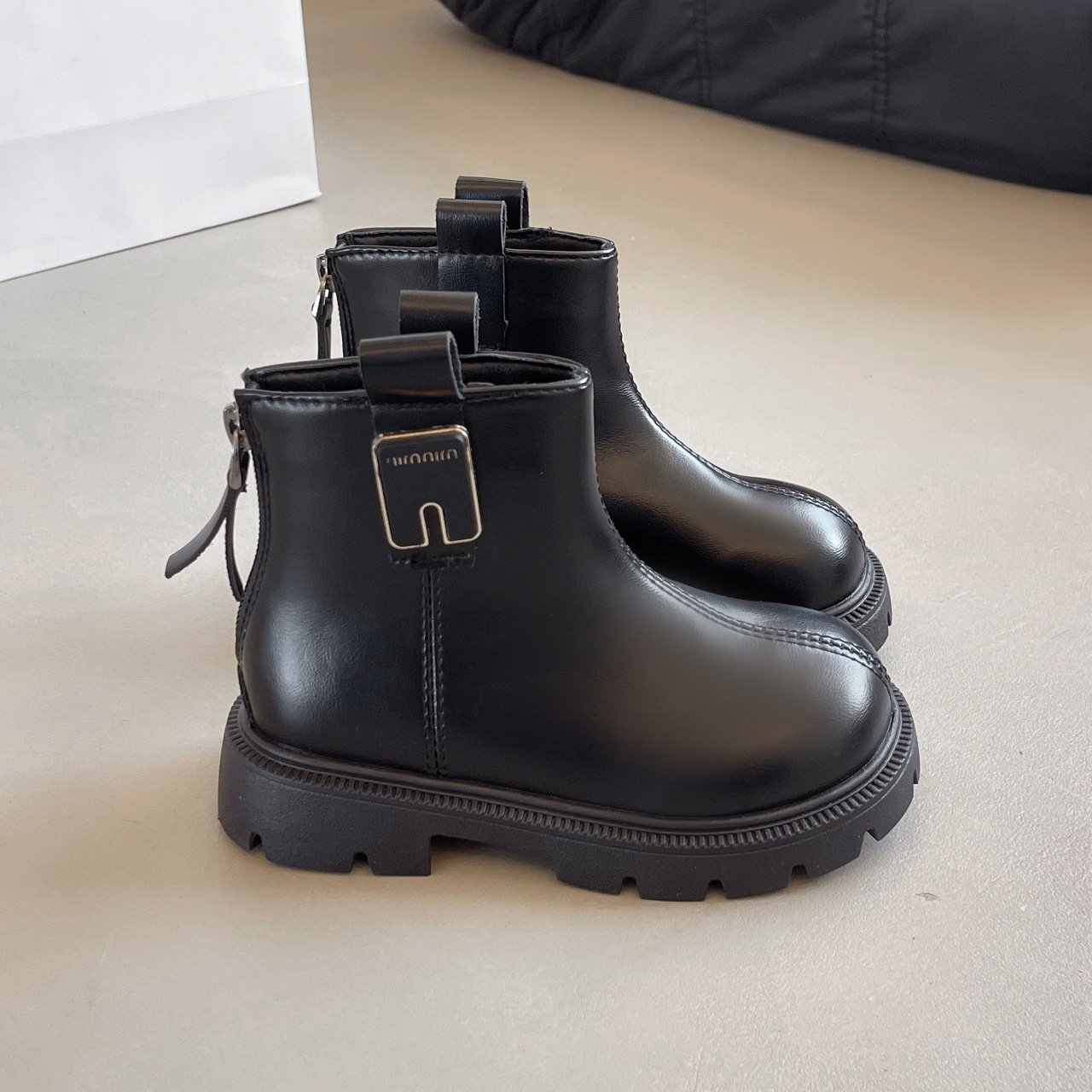 High Quality Children's Short Boots Autumn And Winter New Boys Fashion Soft Soled Girls Explosive Leather Boots