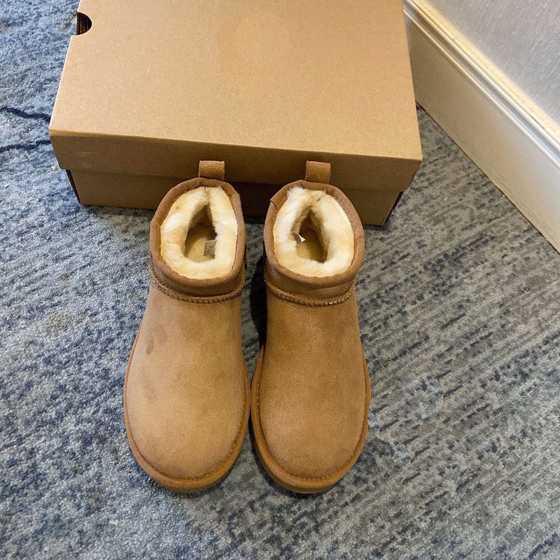 2021 Wholesale Women's Snow Fur Boots Cotton Shoes Warm Ladies Flat Shoes Cute Winter Shoes For Women