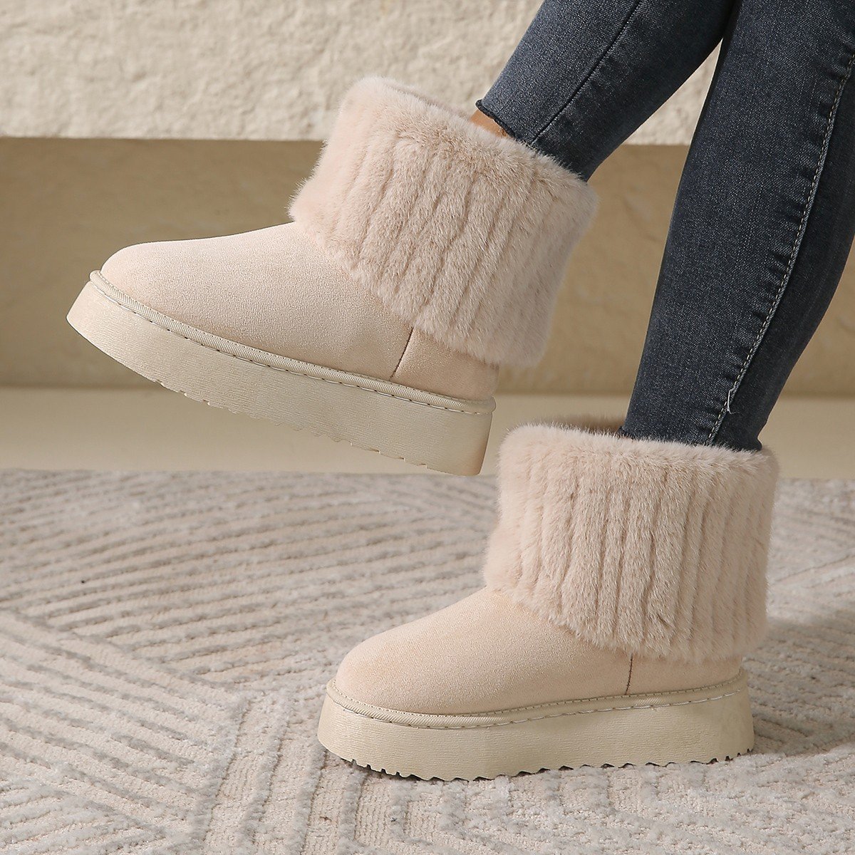 2024 Winter New Large Size Thick Sole Snow Boots Women's Sleeves with Velvet and Warm Mid Sleeve Flipped Edge Plush Cotton Shoes
