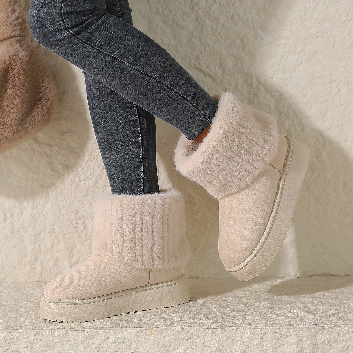 2024 Winter New Large Size Thick Sole Snow Boots Women's Sleeves with Velvet and Warm Mid Sleeve Flipped Edge Plush Cotton Shoes