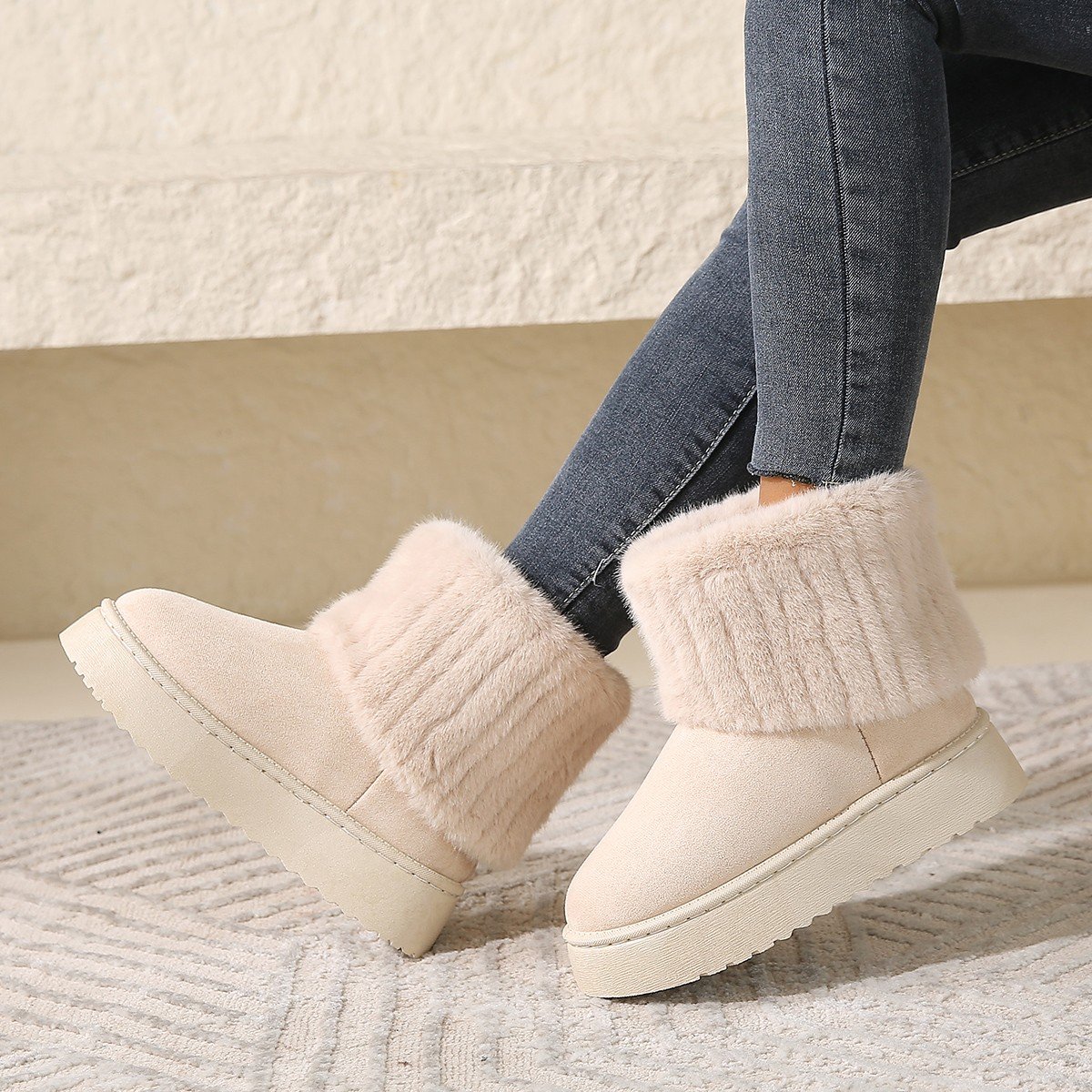 2024 Winter New Large Size Thick Sole Snow Boots Women's Sleeves with Velvet and Warm Mid Sleeve Flipped Edge Plush Cotton Shoes