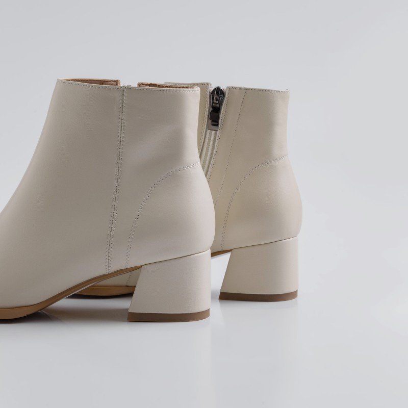 Customized style casual comfortable fastory sale pointed toe low heels waterproof women ankle boots