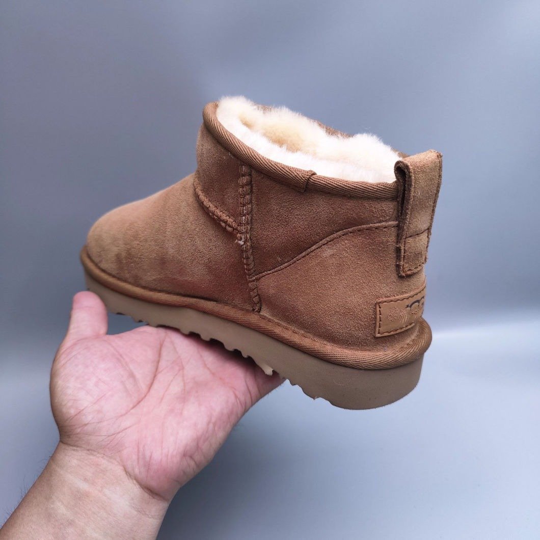 2024 New Winter Sknow Boots Fashion Sheepskin Wool One-Piece Warm Winter Comfort Wholesale Shoes