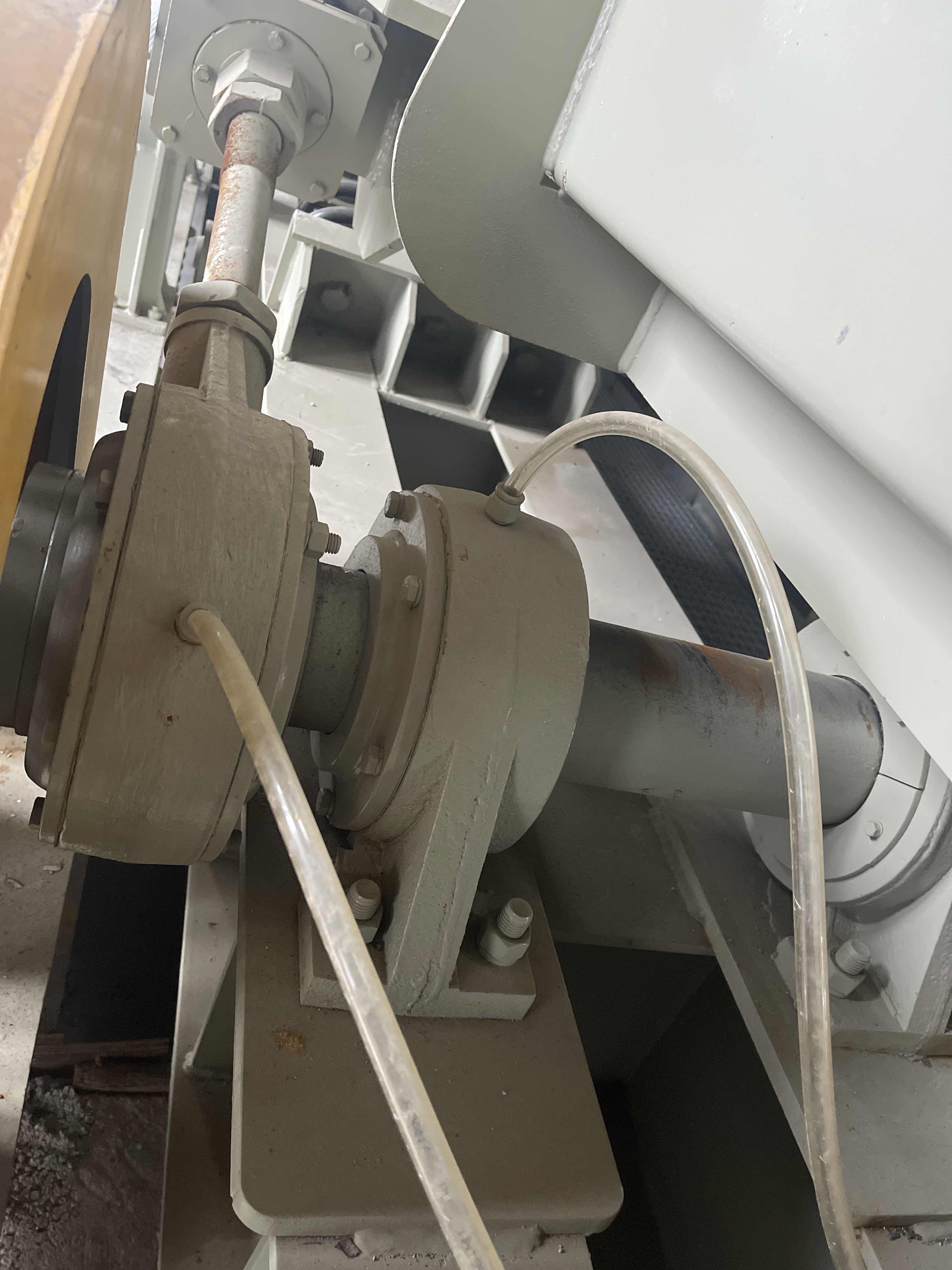 Vibration conveyor belt is a large-scale industrial production machinery suitable for industrial production and transportation