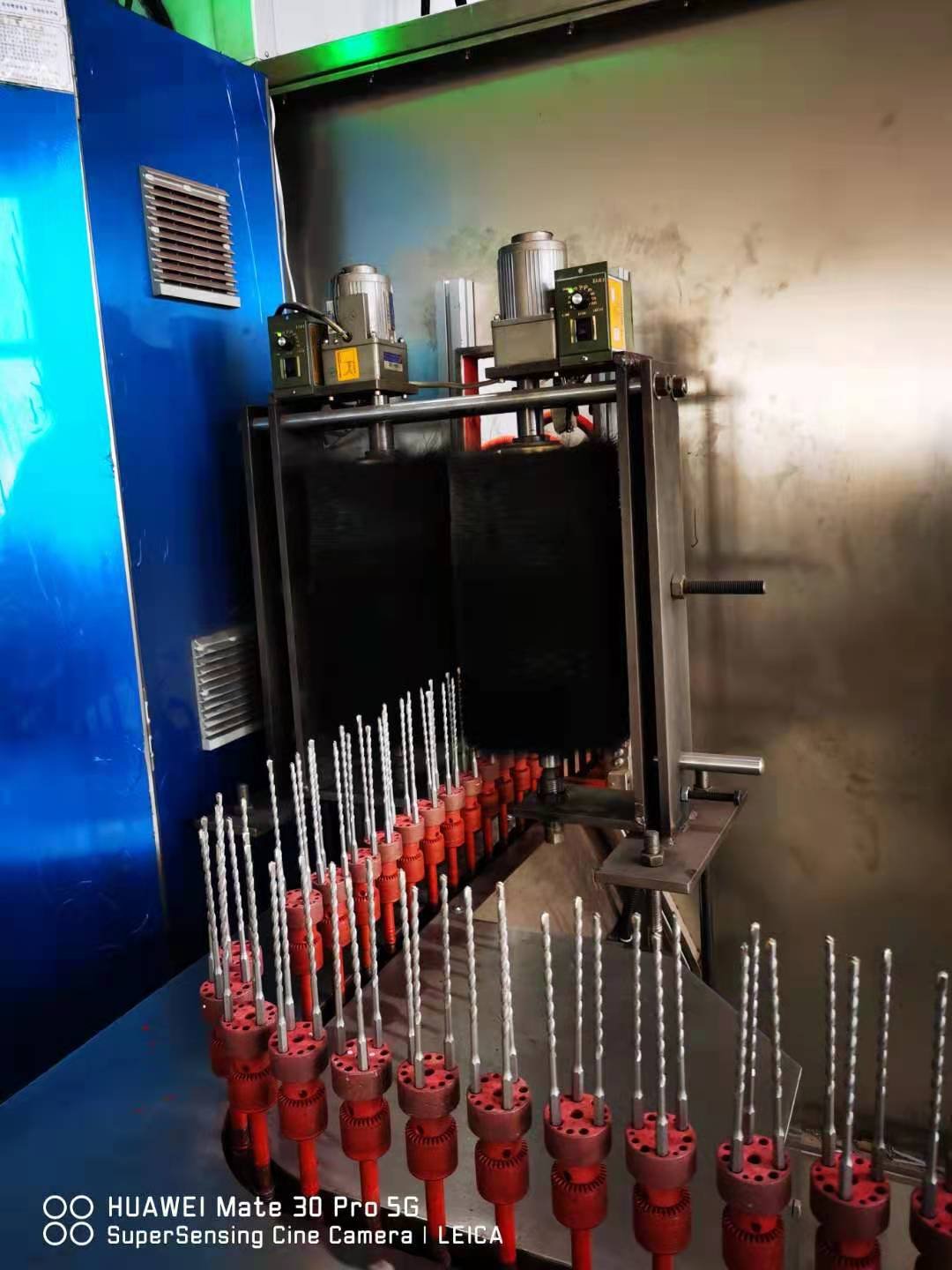 Automated Coating Lines for Irregularly Shaped Products Plastic Parts Surface Spraying Machine