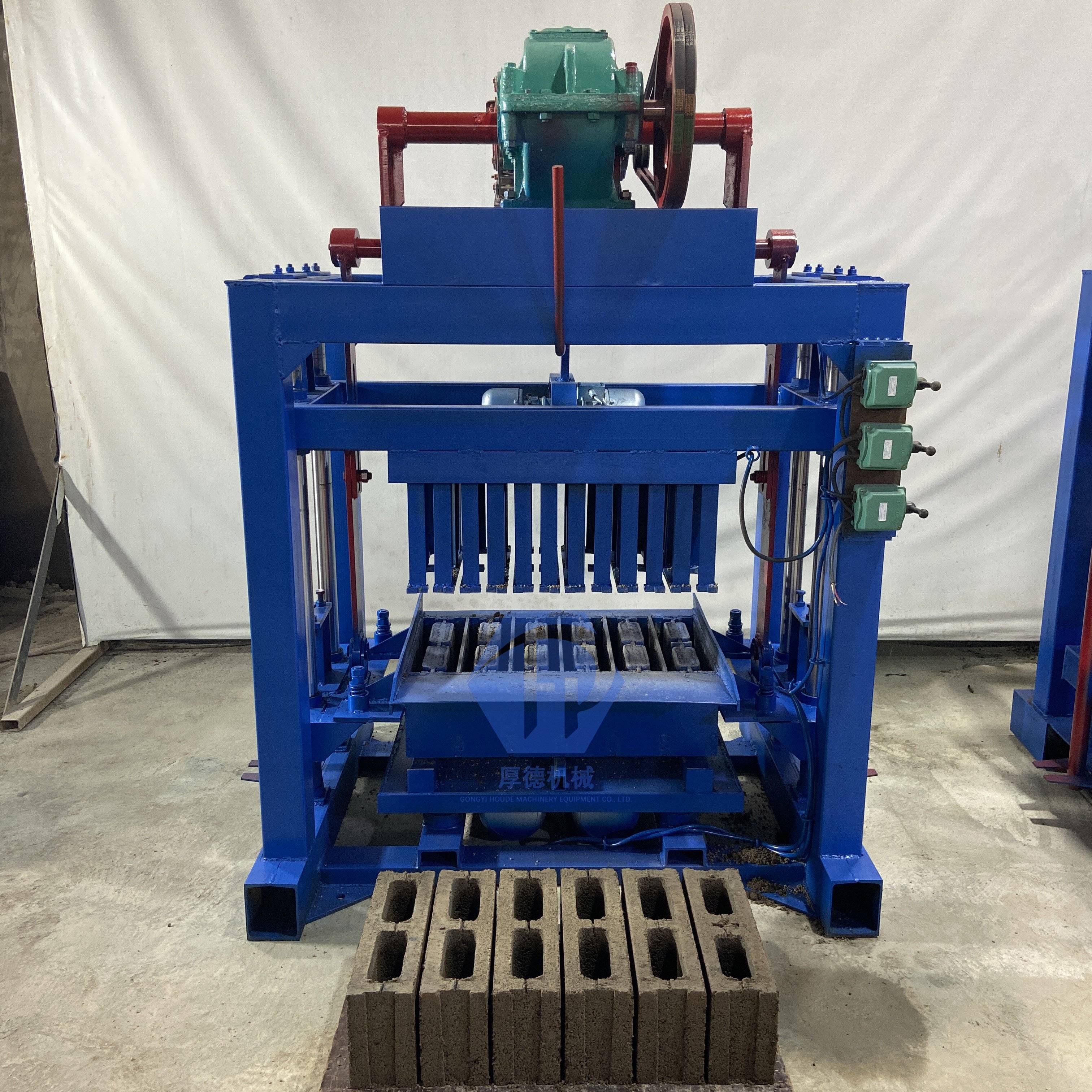 Widely Used Semi Automatic 4-40 Soil Block Brick Production Line Fly Ash Concrete Block Machine Big Red Brick Machine Line