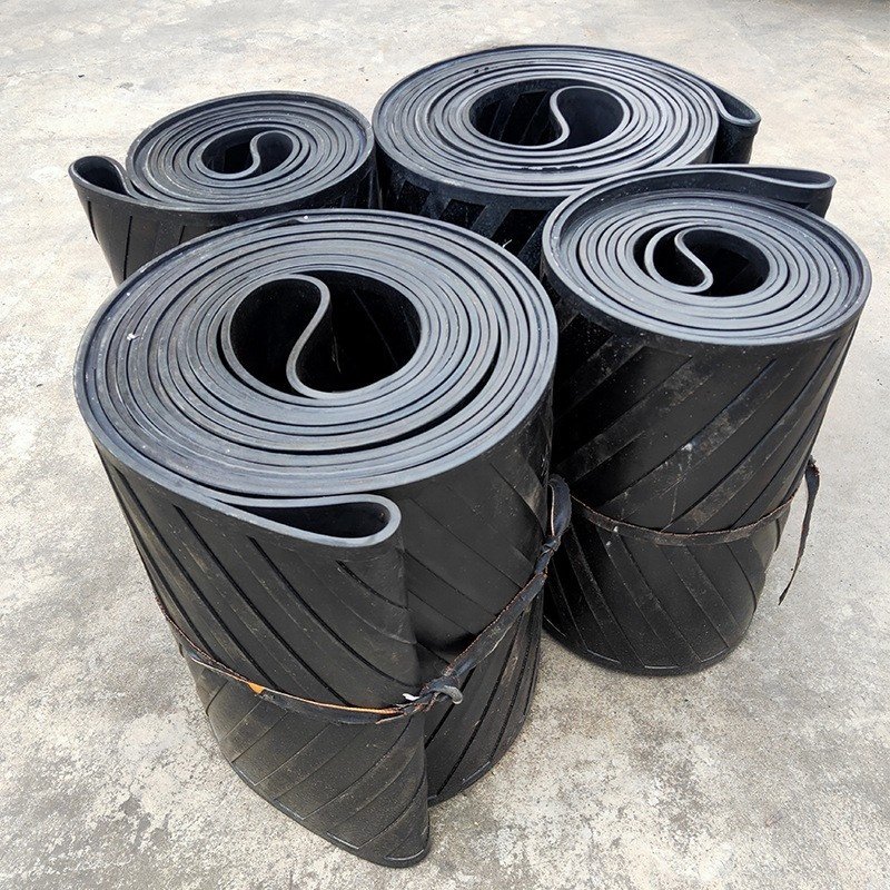Rubber conveyor belt