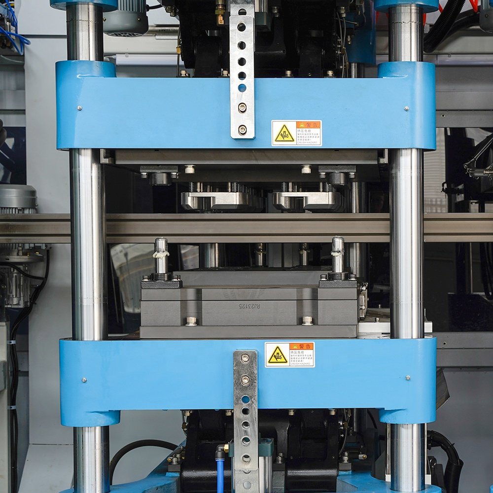 Fully Automatic Four Stations Servo Motor Drive Plastic Plate Thermoforming Making Machine Equipment Production Line