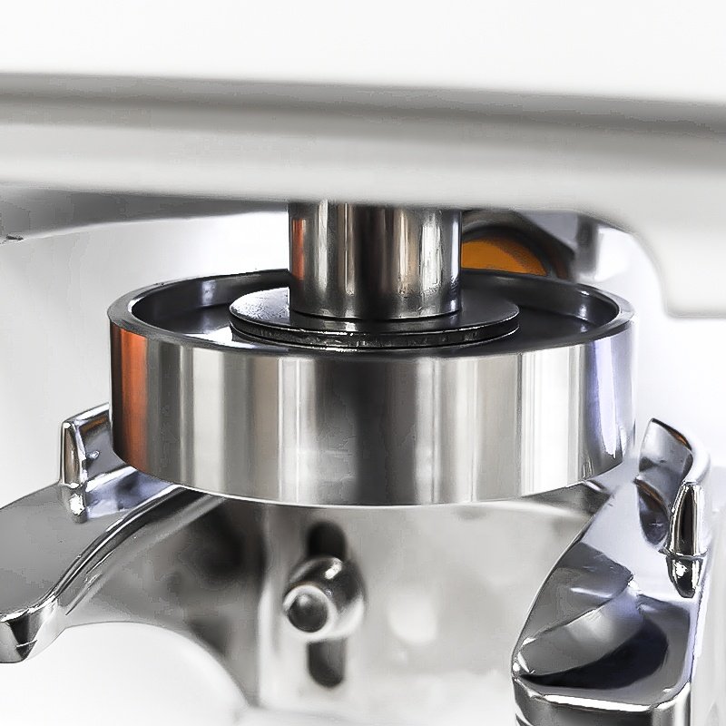 2023 New Arrival Black White Automatic Coffee Tamper Adjustable Pressure Commercial Electric Coffee Tamper Machine