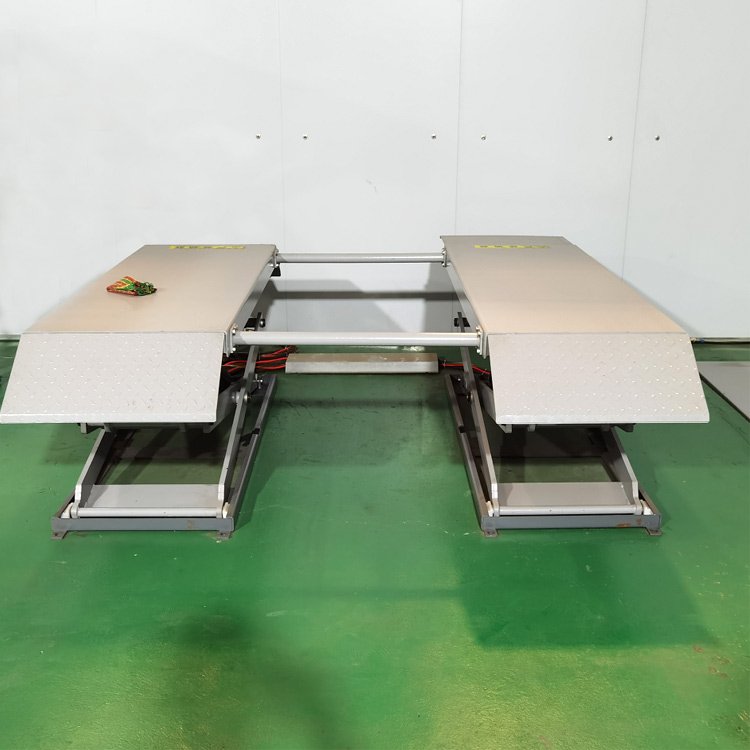Car Lifting Equipment Scissor Hydraulic Mobile Mid Rise Car Lift for Workshops
