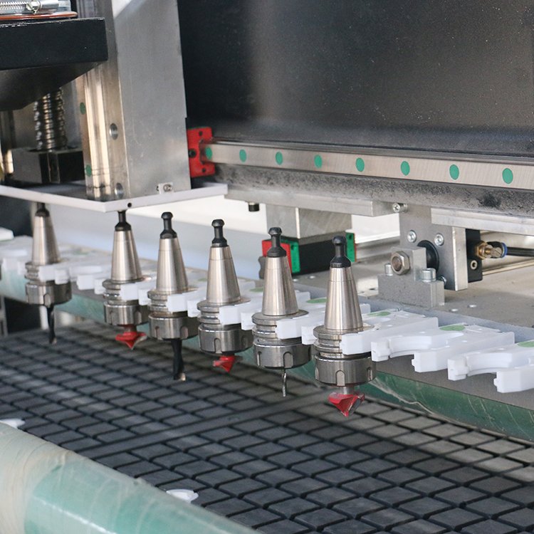 Discount Price 2040 2030 Atc Cnc Router Automatic Tool Change Automatic 3D Wood Carving Machine in Italy