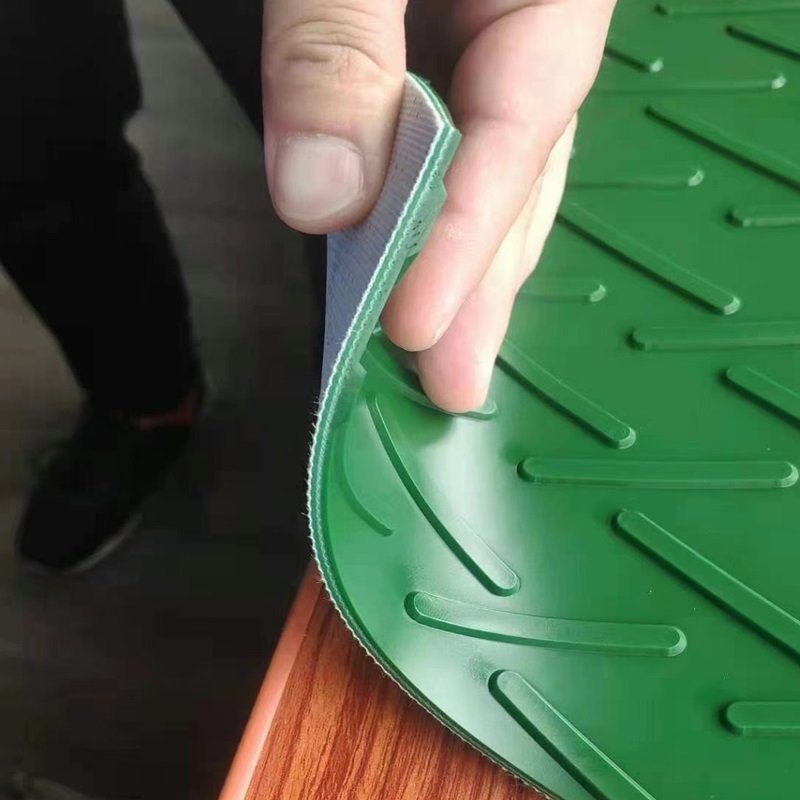 Custom Herringbone Pattern PVC Conveyor Belt and Guide Bar
