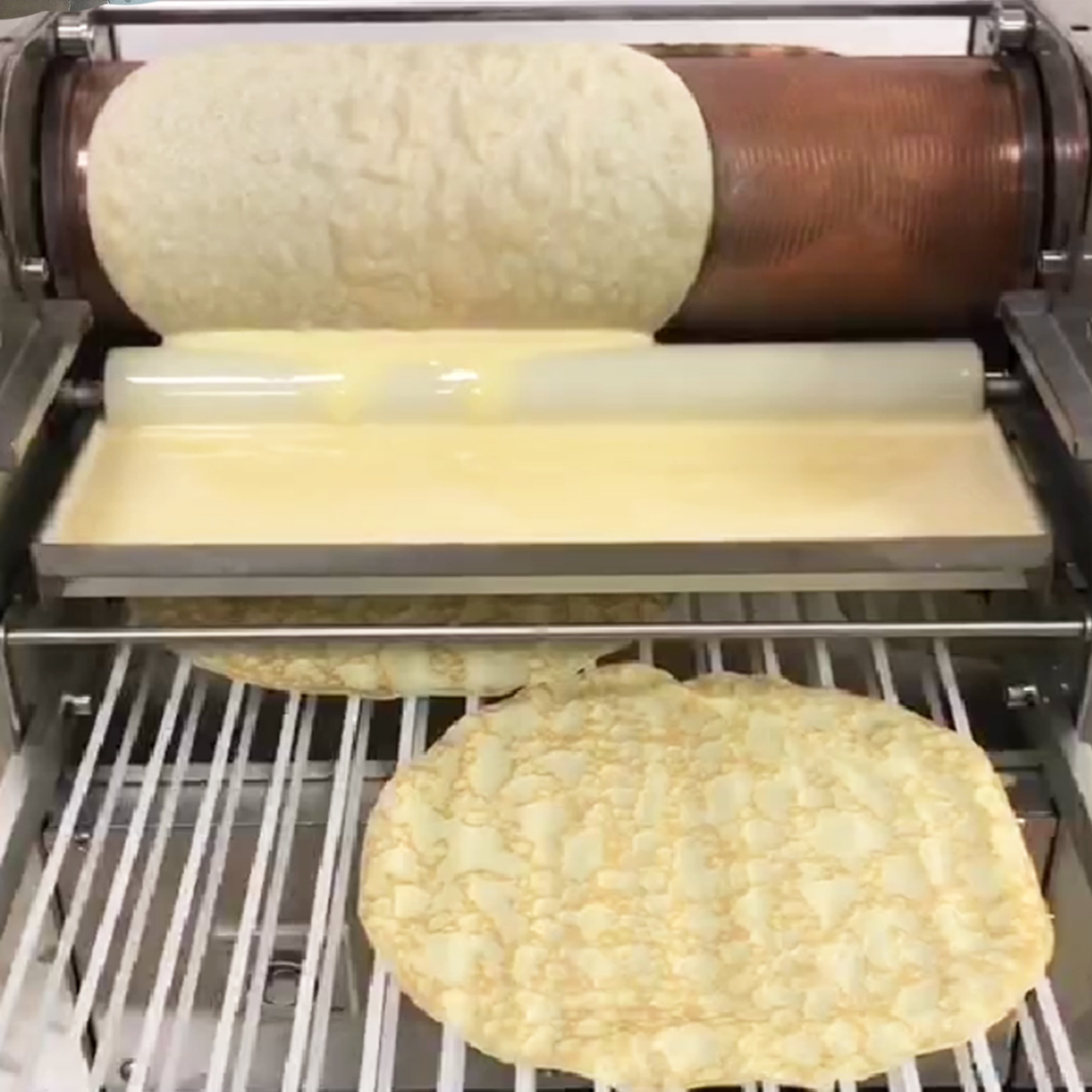 Chinese Electric Automatic Pancake Maker Double Layer Crepe Auto Rotative Cake Making Machine for Making Crepes Pancakes