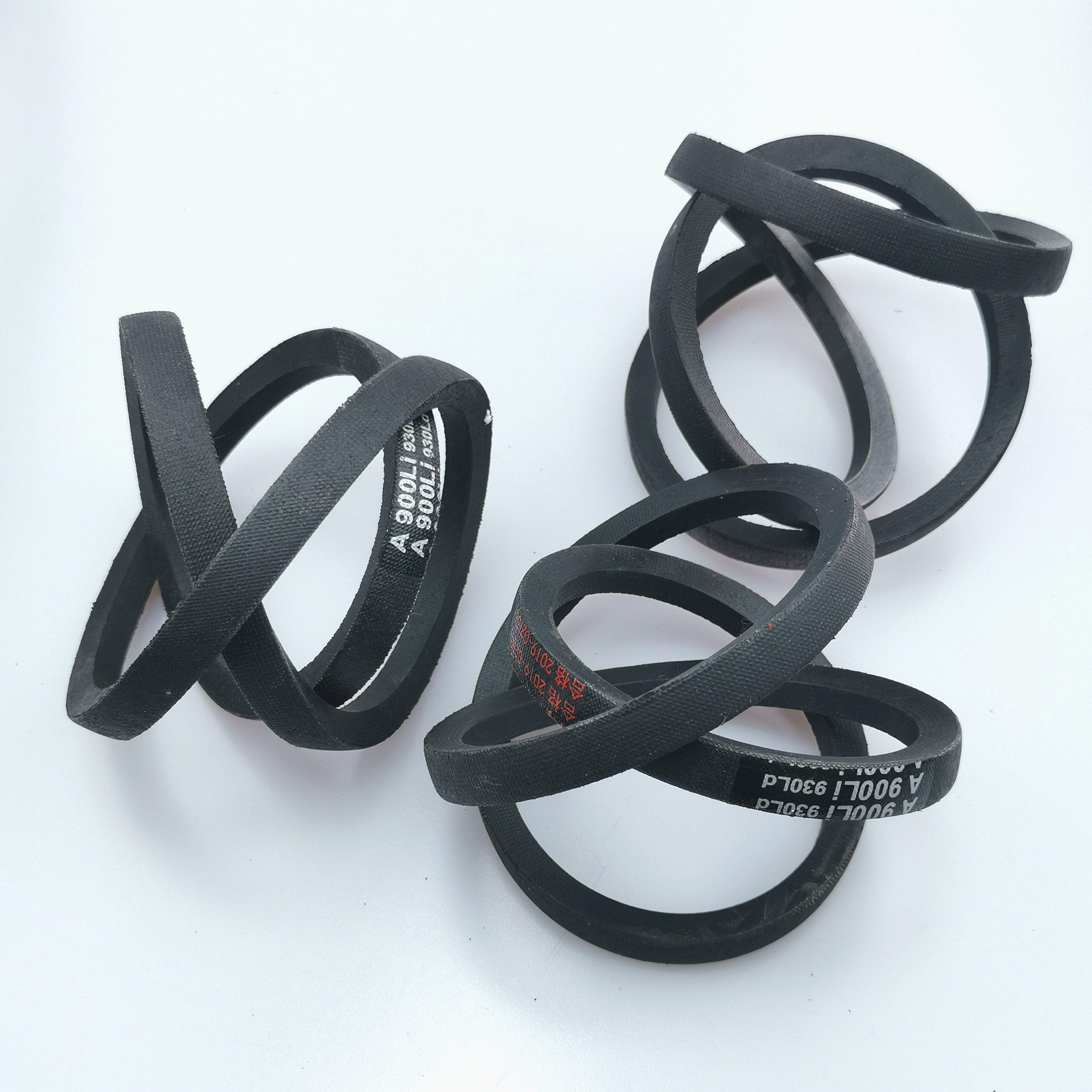 Factory Anti-Wearing Banded Classical V-Belt OEM Customizable Classical Transmission Belts for Water Pump Made of Rubber