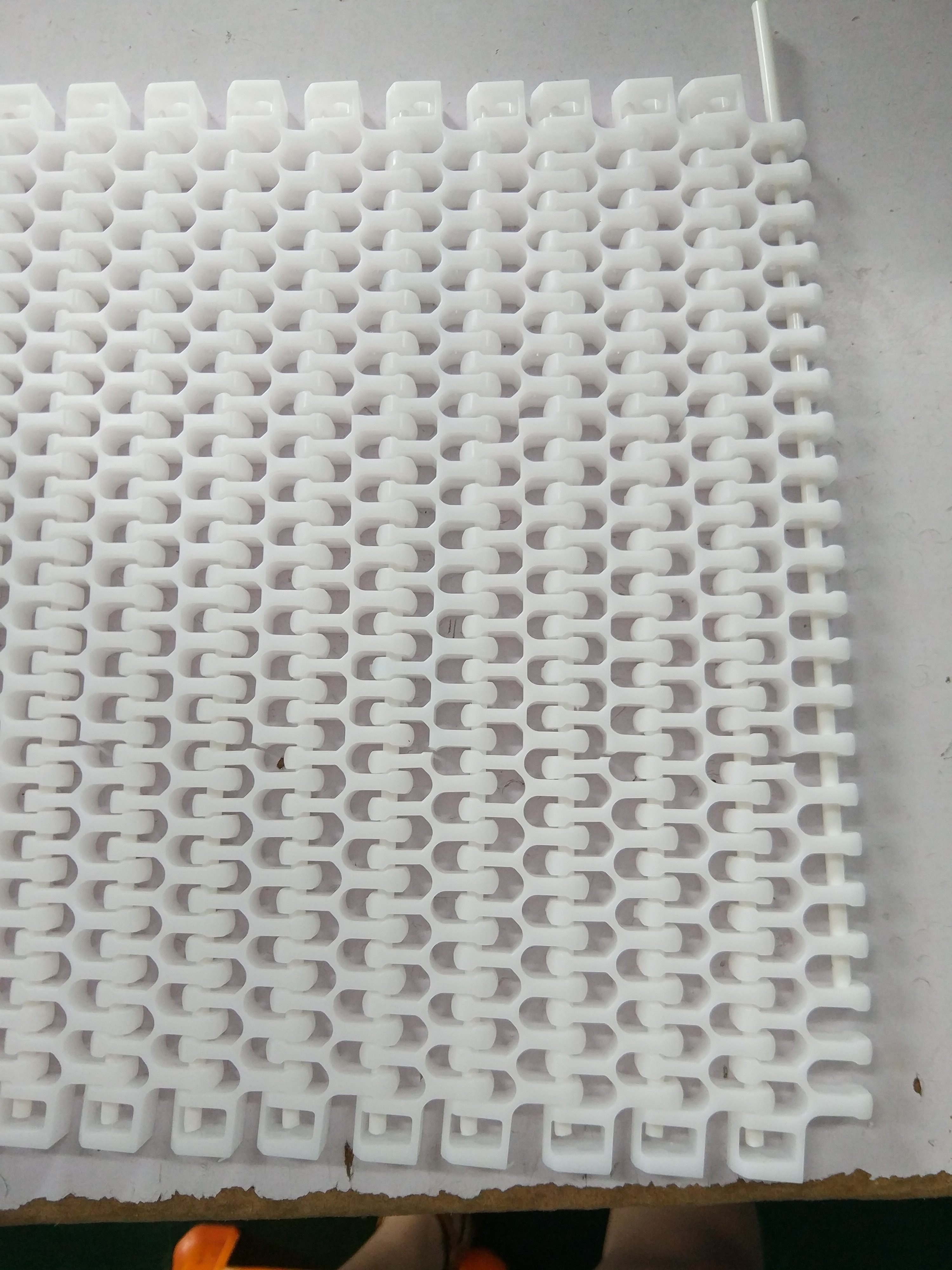Hairise 2400 Flush Grid Plastic Modular Conveyor for Conveying Fruit / Vegetable / Meat product