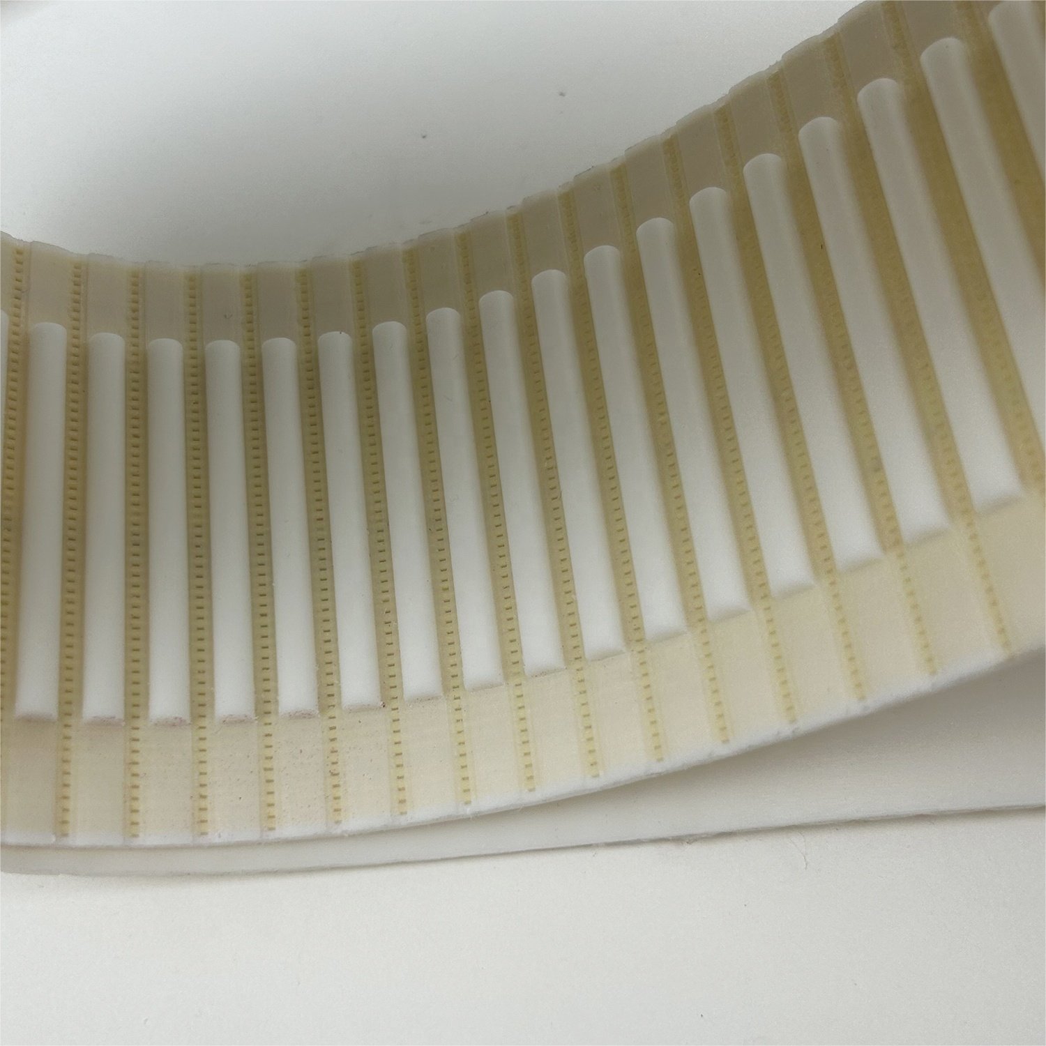 polyurethane transmission belt HTD5M with kevlar-cord milling tooth removal
