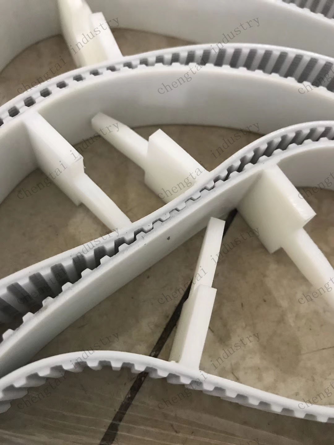 Nice Good Quality Timing Belt with Blocks