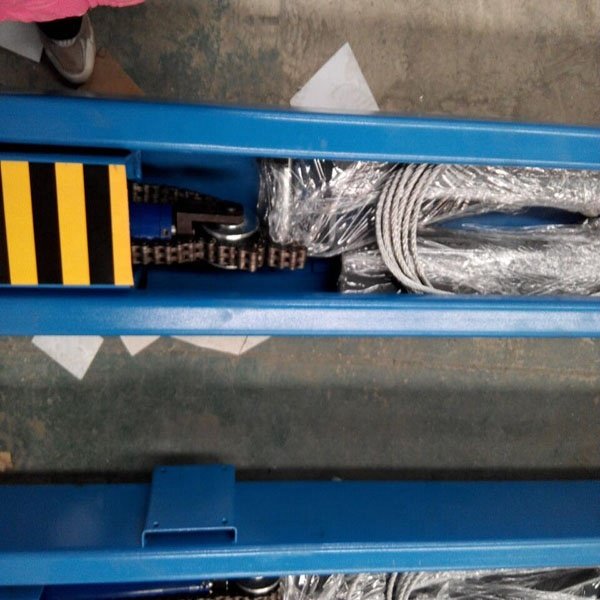 2 Post Car Lift Hydraulic 4 Ton Body Repair Car Lift With CE ISO Certification Two Post Car Lift