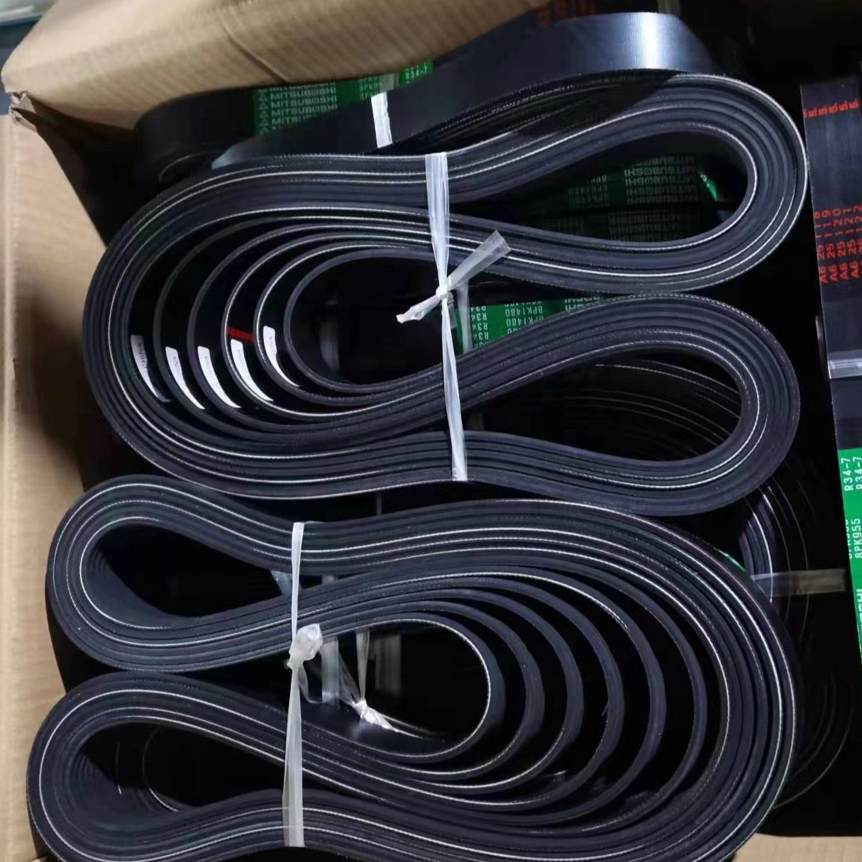 Automotive Powerful Transmission Belt 8PK3213 CR EPDM Multi Poly V Belt Fan Belts