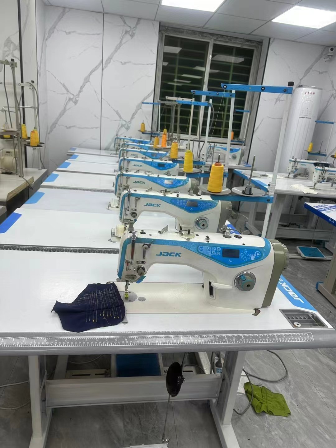 Taiwan Sewpower Used Ubt Direct Drive Industrial Sewing Machine From Light to Thick Material Nice Colour Jordon Sewing