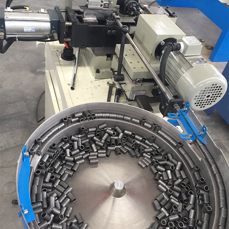30 hydraulic double-head pneumatic chamfering machine for flattening the ends of metal pipes