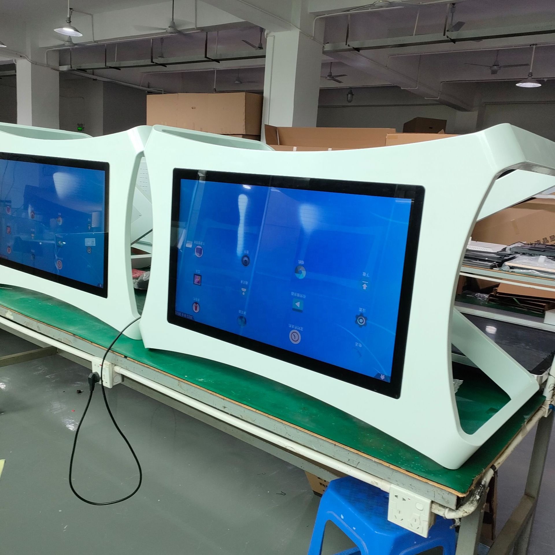 43 Inch Body Sense Machine Intelligent Teaching Equipment 3D Body Sense Machine