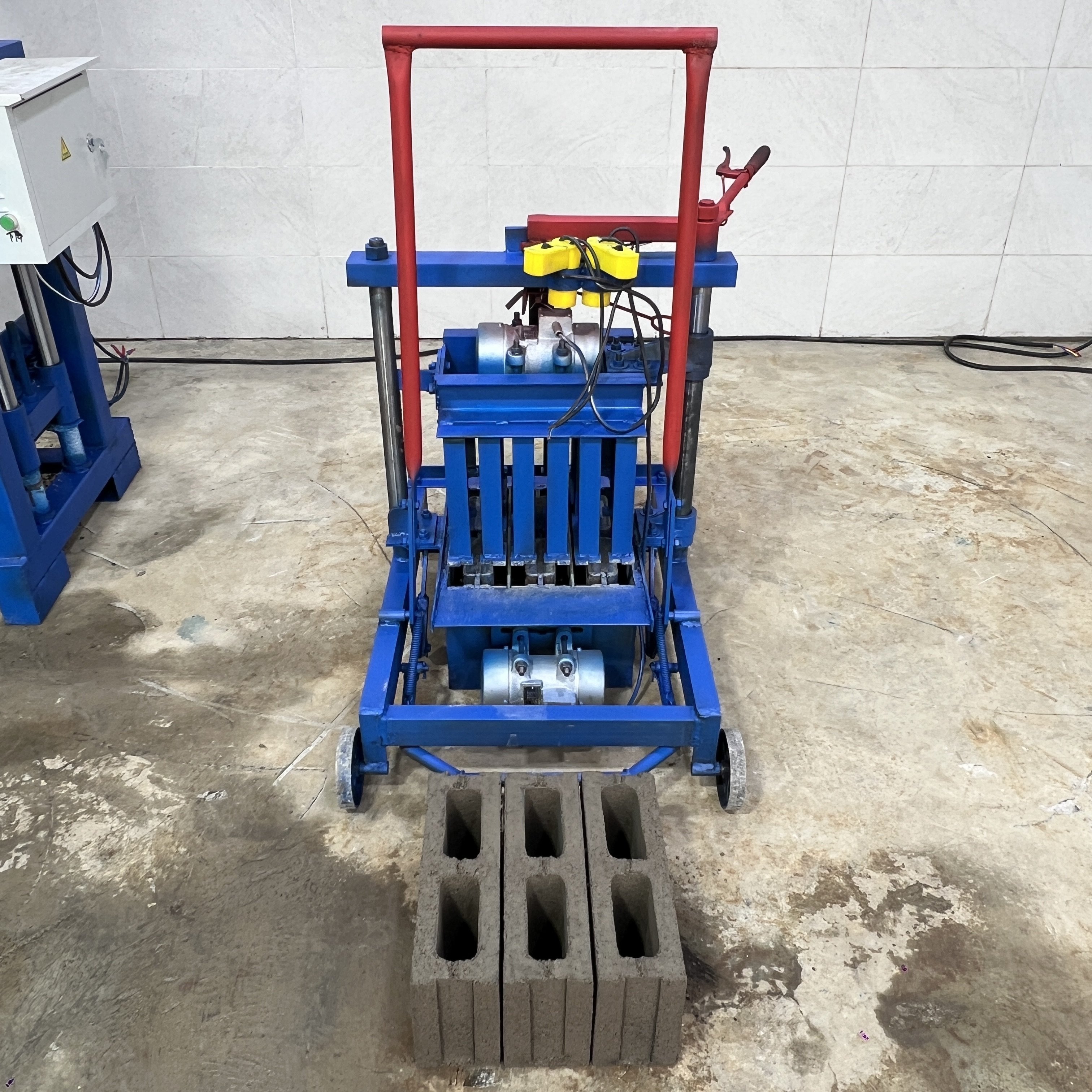 Ghana Manual Interlocking Brick Making Machine Mobile Diesel Brick Making Machinery Garden Bricks Production Line