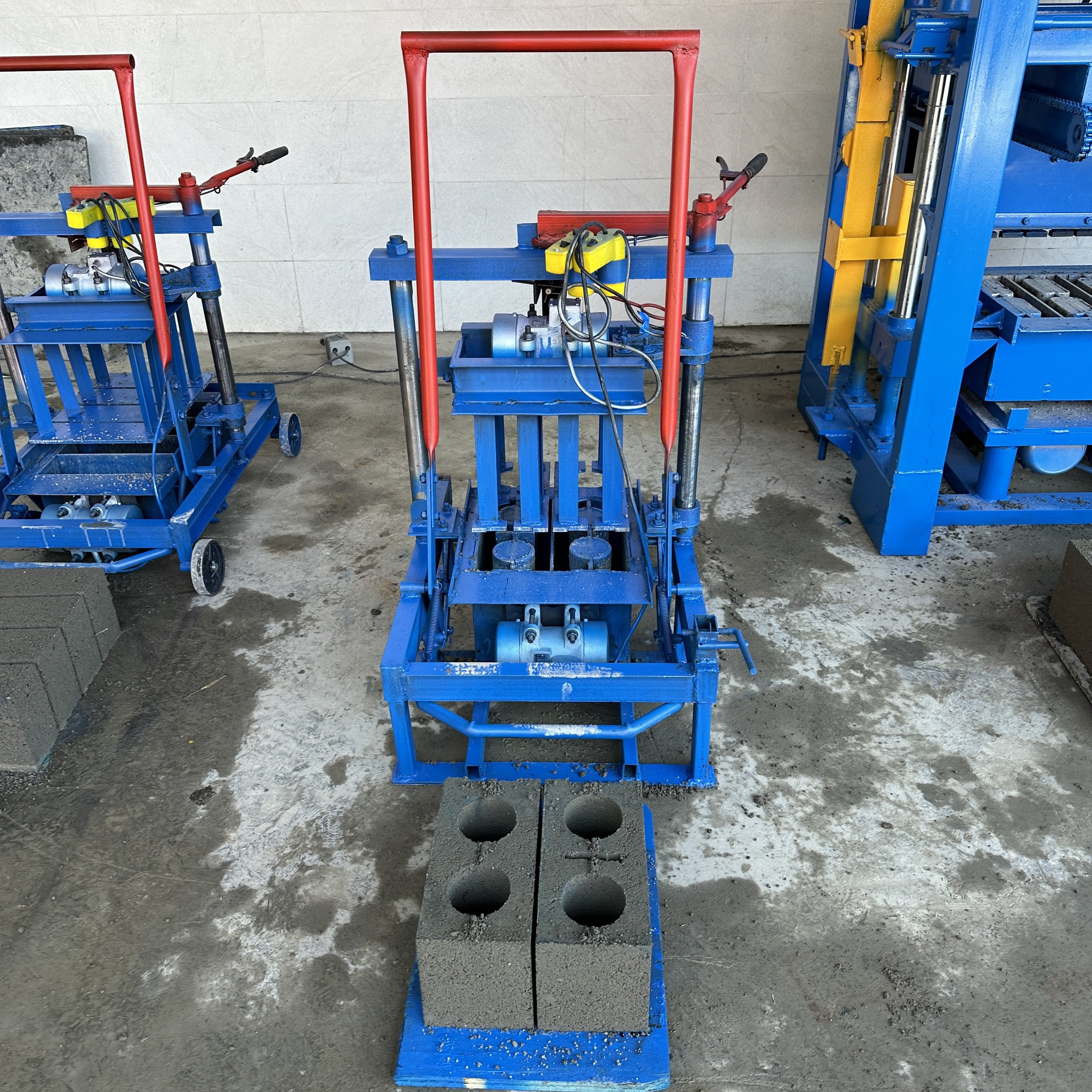 Ghana Manual Interlocking Brick Making Machine Mobile Diesel Brick Making Machinery Garden Bricks Production Line