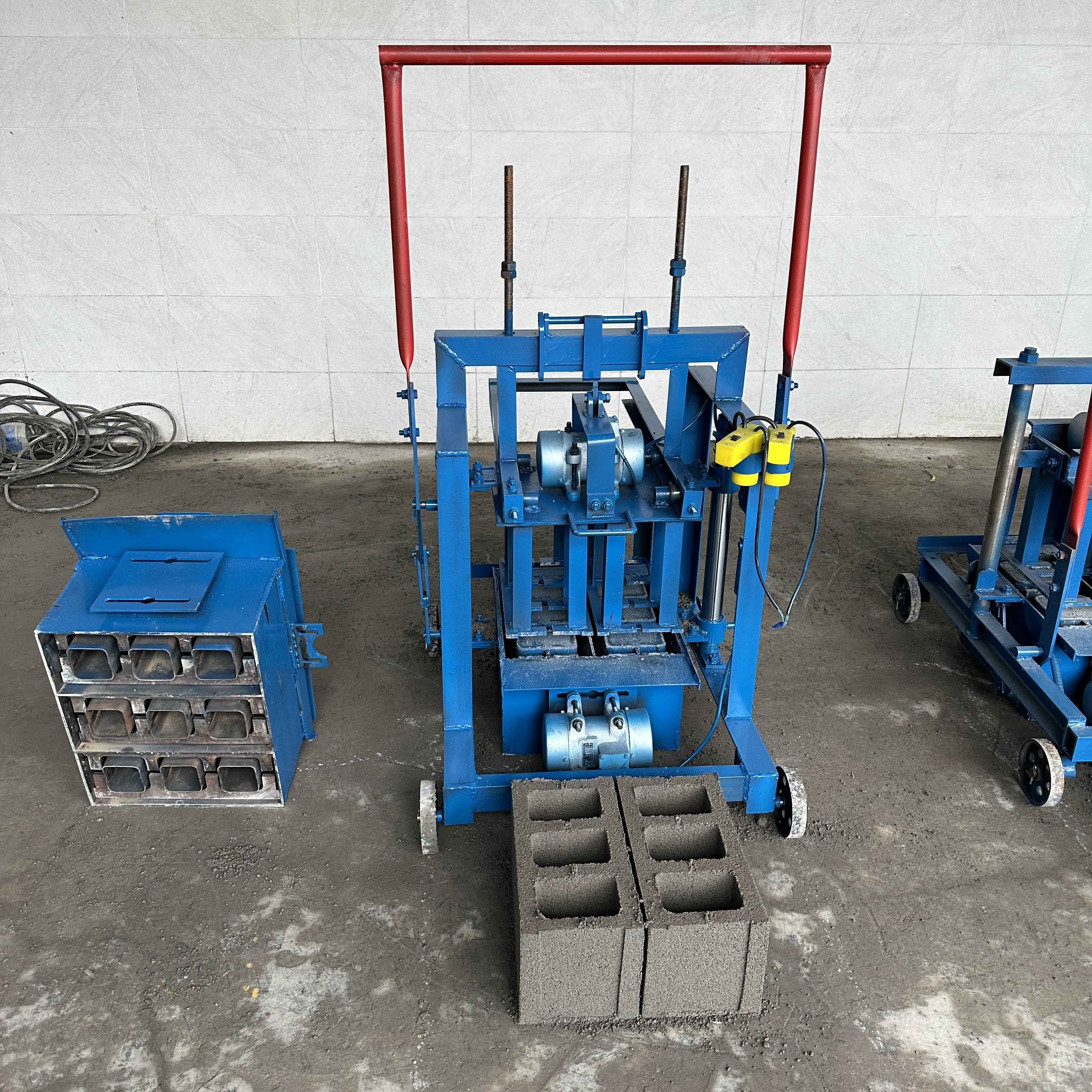 Ghana Manual Interlocking Brick Making Machine Mobile Diesel Brick Making Machinery Garden Bricks Production Line