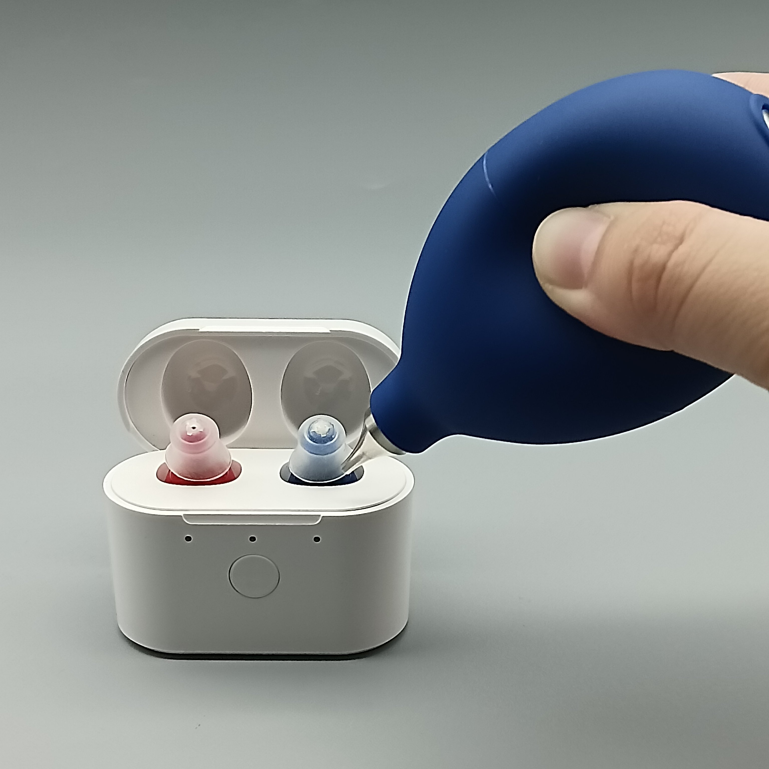 Listener High Quality Mini BTE Hearing Aids Cleaning Tools Air Ball Dust Blower Puffer usd for Ear Hearing Products