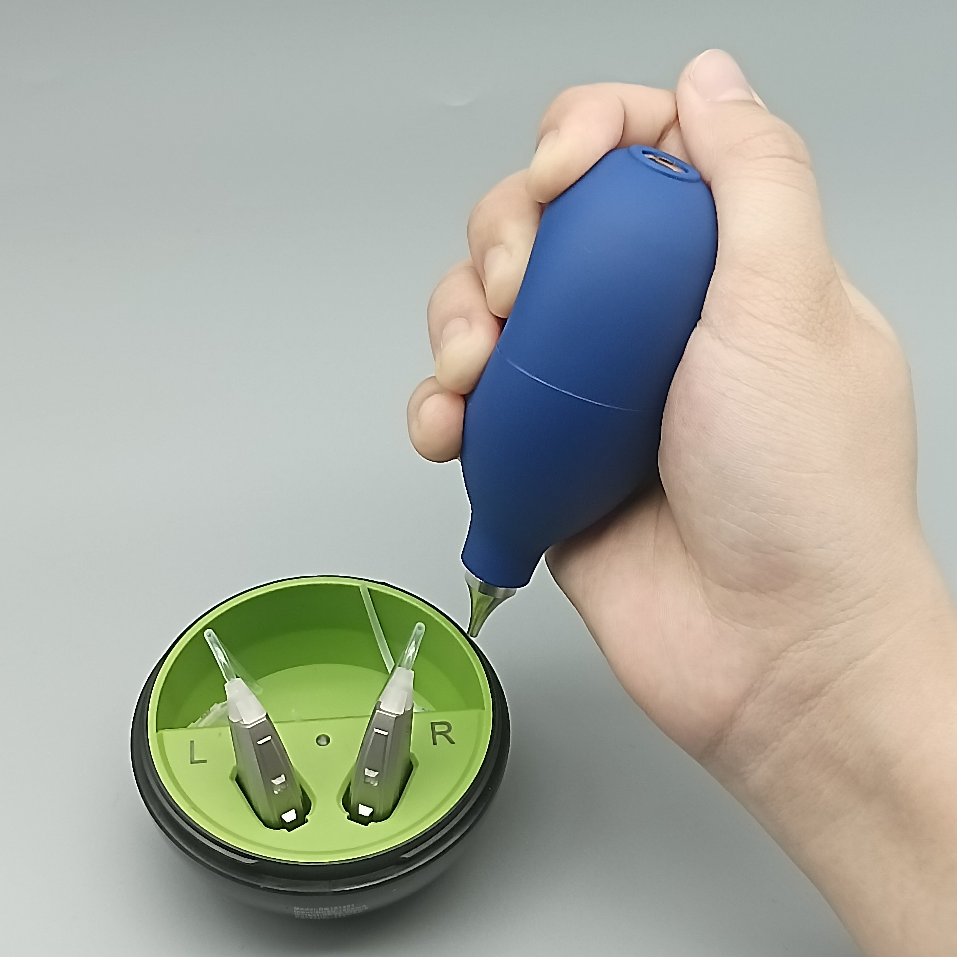 Listener High Quality Mini BTE Hearing Aids Cleaning Tools Air Ball Dust Blower Puffer usd for Ear Hearing Products
